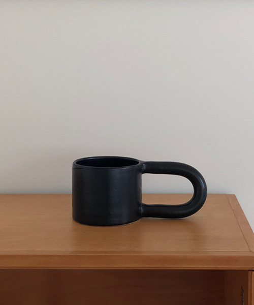 Erde-Workaday Handmade / Short Black Mug